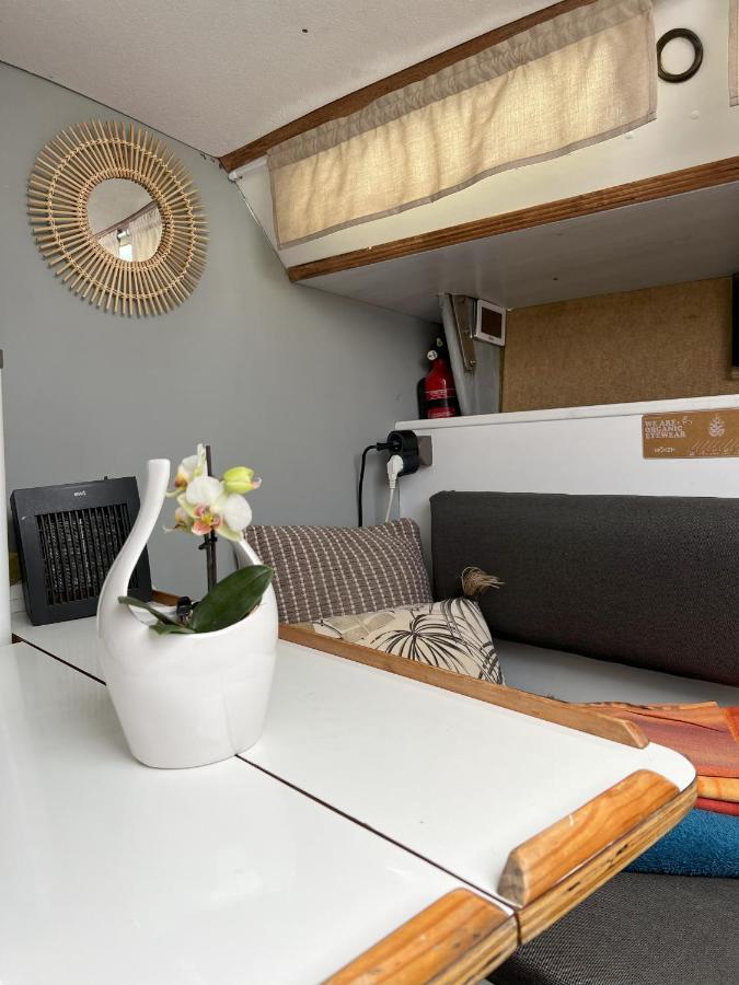 Location Un Petit Voilier Hotell La Rochelle  Exteriör bild